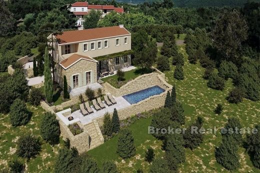 Villa Novigrad, Novigrad Općina