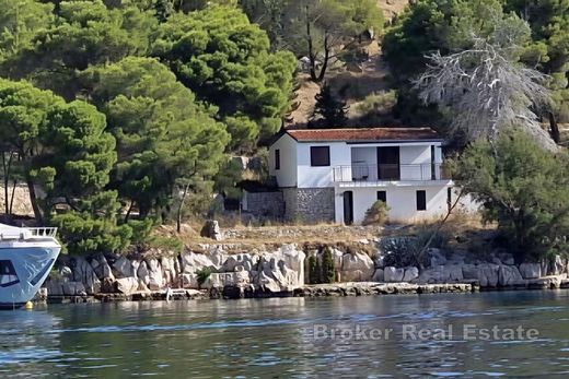 Villa in Strižnja, Sibenik-Knin