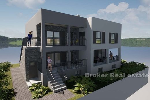 Villa a Čiovo, Grad Trogir