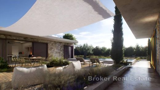 Villa en Pazin, Grad Pazin