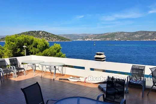 빌라 / Rogoznica, Rogoznica Općina