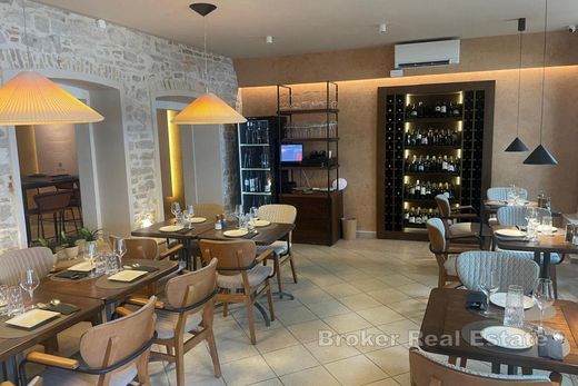 Kantoor in Sibenik, Veliki Grđevac