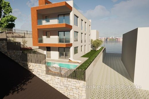 Apartment / Etagenwohnung in Čiovo, Grad Trogir