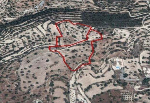 Land for sale in Paramýtha