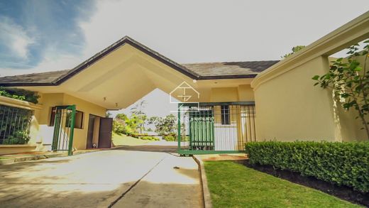 Detached House in Punta del Este, Punta Del Este