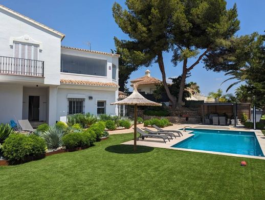 Villa en Urbanización Marbella Este, Málaga