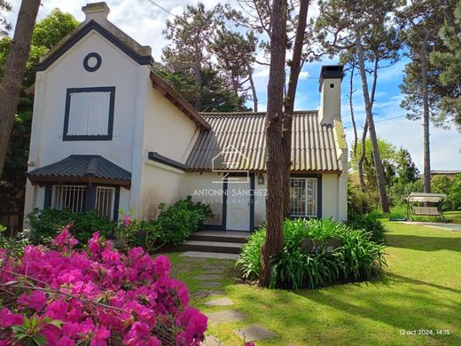 Dom jednorodzinny w Punta del Este, Punta Del Este