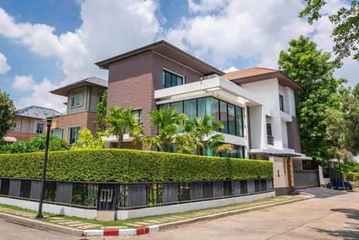 Villa in Bangkok