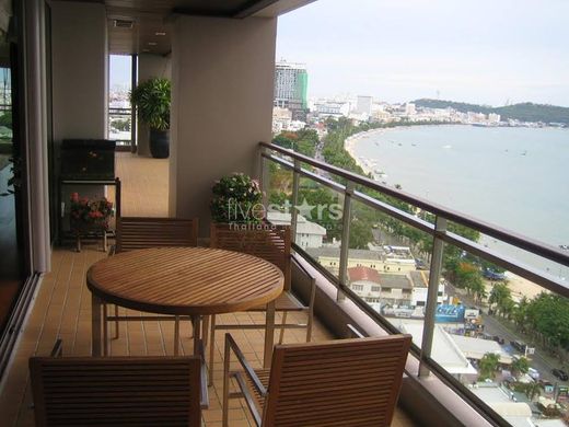 Apartment / Etagenwohnung in Pattaya, Changwat Chon Buri