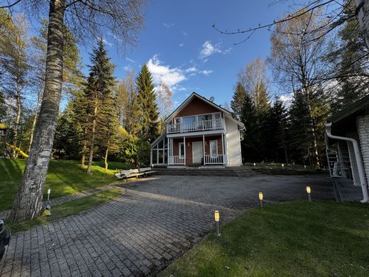 Luxury home in Vartemyagi, Leningrad