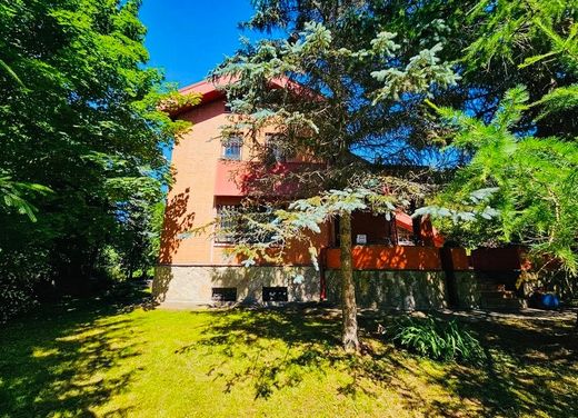Luxury home in Vsevolozhsk, Leningrad