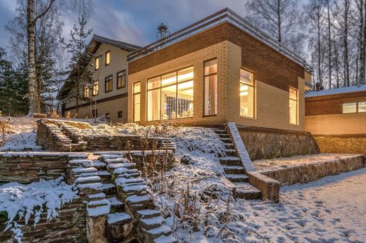 Luxe woning in Novoye Toksovo, Vsevolozhskiy Rayon