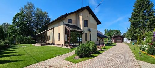 Casa di lusso a Kostovo, Leningrad Oblast