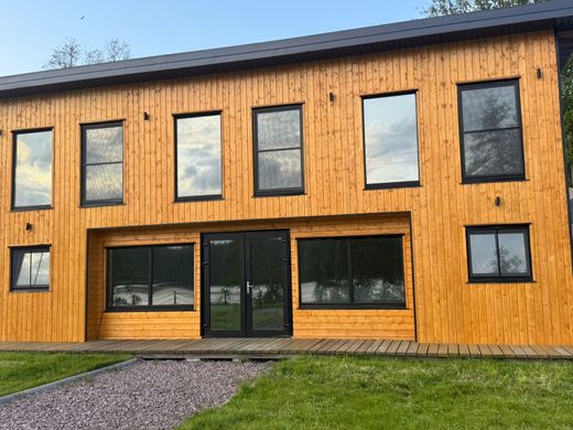 Vladimirovka, Leningrad Oblastの高級住宅