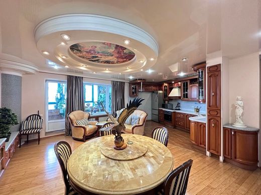 Apartment / Etagenwohnung in Sankt Petersburg, Sankt-Peterburg