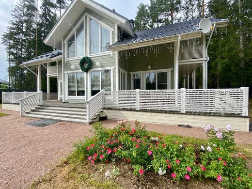 Zapol’ye, Leningrad Oblastの高級住宅