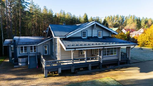 Luxe woning in Berezhok, Leningrad Oblast