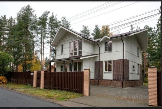 Maison de luxe à Sertolovo, Leningrad Oblast