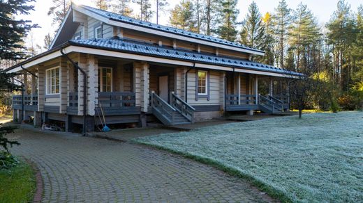Luxe woning in Berezhok, Leningrad Oblast