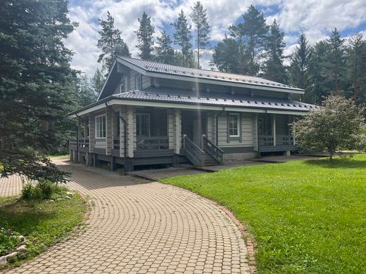 Casa de luxo - Berezhok, Leningrad Oblast