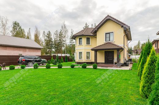 Luxe woning in Bugry, Leningrad Oblast