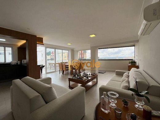 阁楼  São José dos Campos, São Paulo