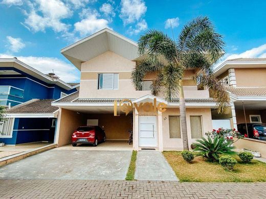 Villa - Jacareí, São Paulo