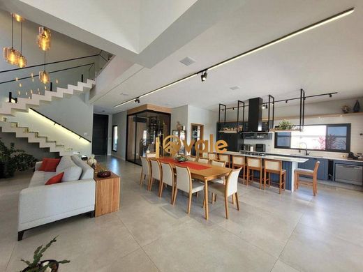 Villa a São José dos Campos, São Paulo