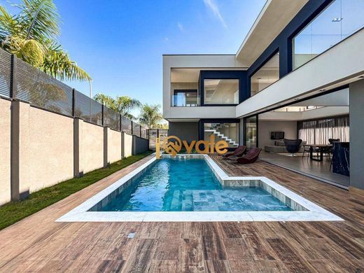 Βίλα σε São José dos Campos, São Paulo