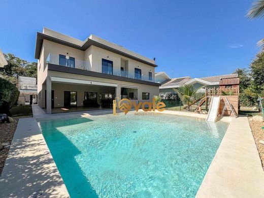 Villa - Jacareí, São Paulo