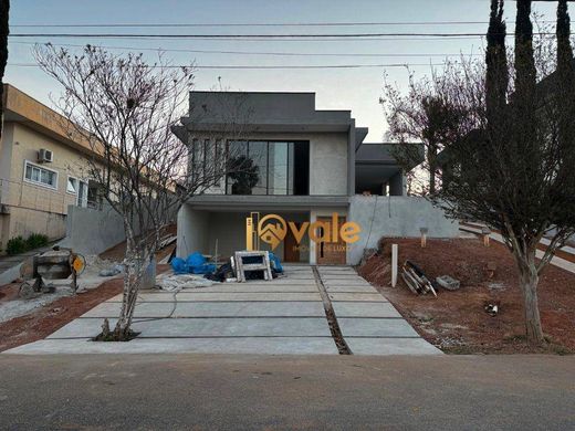 Villa - Jacareí, São Paulo