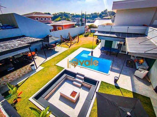 Βίλα σε Jacareí, São Paulo