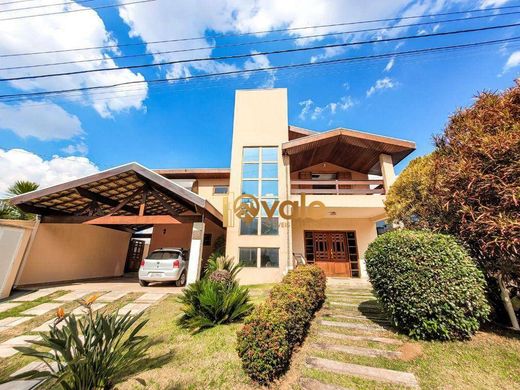 Villa - Jacareí, São Paulo