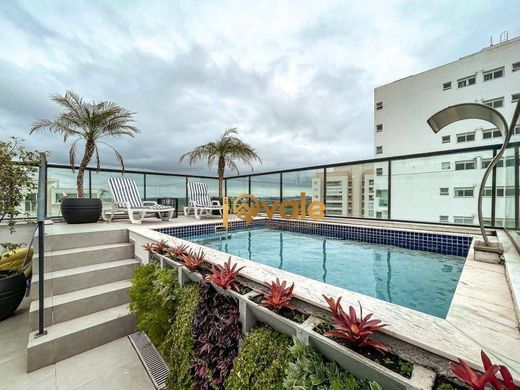 阁楼  São José dos Campos, São Paulo