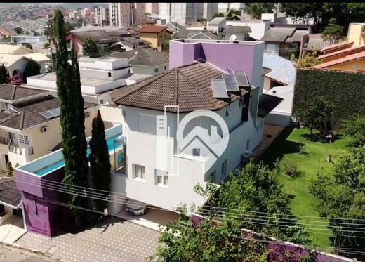 Βίλα σε Jacareí, São Paulo