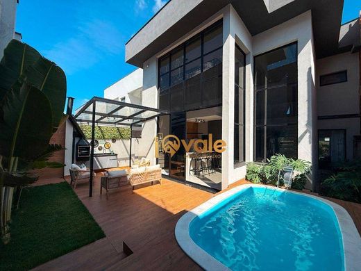 Βίλα σε Jacareí, São Paulo