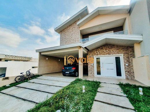 Villa - Jacareí, São Paulo