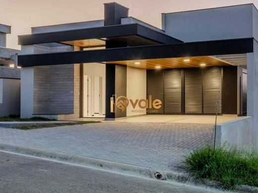 Villa - Caçapava, São Paulo