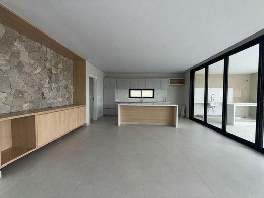 Villa a São José dos Campos, São Paulo