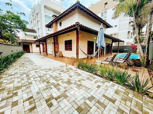 Willa w Ubatuba, São Paulo