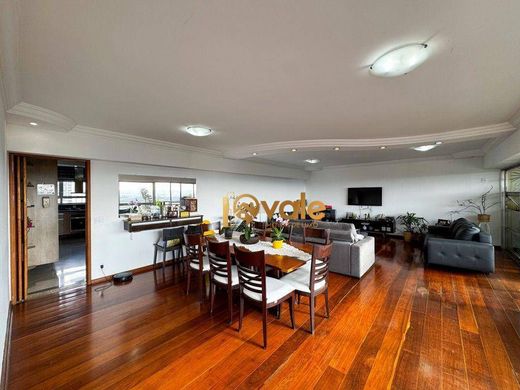 Appartement à São José dos Campos, São Paulo