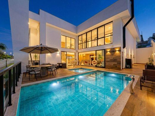 Villa in Paraibuna, São Paulo