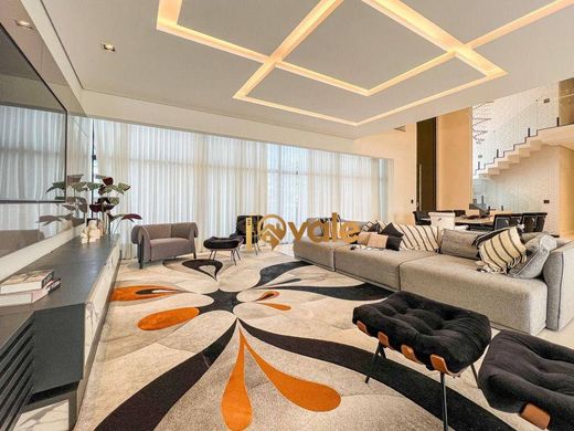 Villa - Jacareí, São Paulo