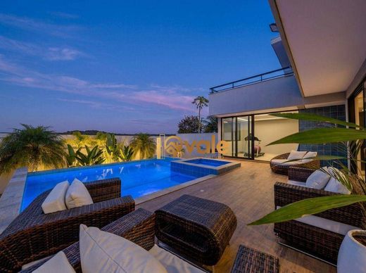 Villa a São José dos Campos, São Paulo