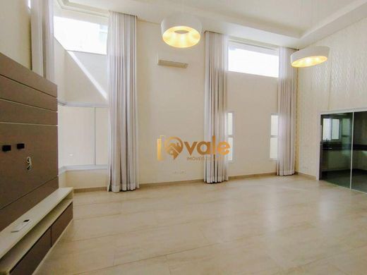 Villa - Jacareí, São Paulo