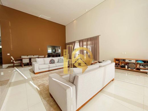 Βίλα σε Jacareí, São Paulo