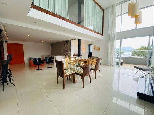 Duplex in Ubatuba, São Paulo