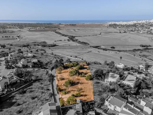 Terreno en Alcantarilha e Pêra, Silves