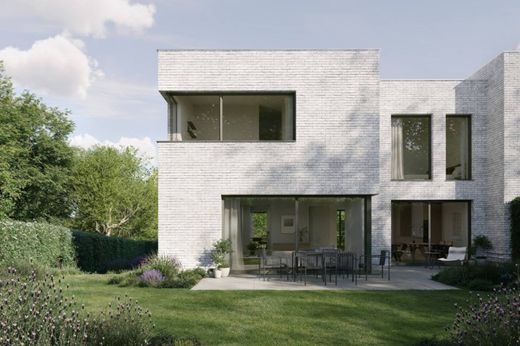 Villa in Woluwe-Saint-Pierre - Sint-Pieters-Woluwe, Brussels Capital Region