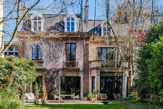 Villa in Schaarbeek, Brussels Capital Region